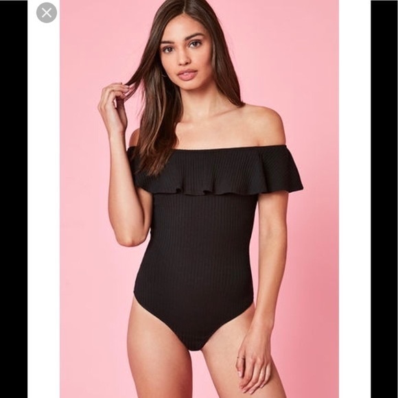 Kendall and Kylie off the shoulder top - Picture 3 of 5